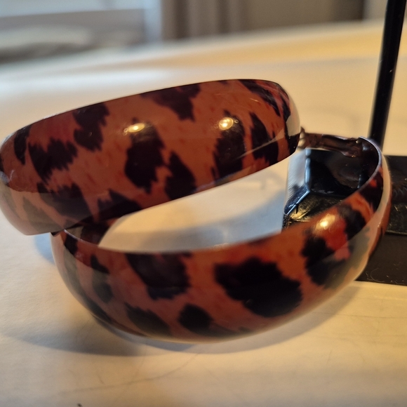 Leopard Print Metal Earrings - Picture 1 of 4